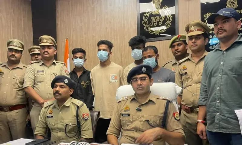 पुलिस ने राह चलती महिलाओं से चैन स्नेचिंग करने वाले 4 शातिर लुटेरे को किया गिरफ्तार

