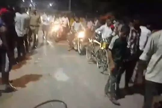 इटौंजा थाना क्षेत्र में सड़क हादसे की चपेट में लगभग आधा दर्जन लोग हुए चोटिल