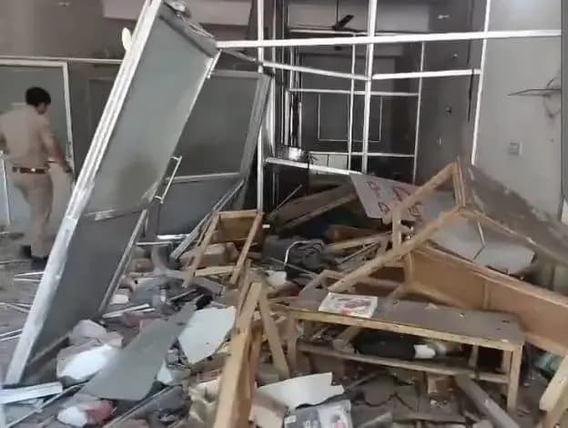 फर्रुखाबाद में लाइब्रेरी में धमाका, एक युवक की मौत, कई स्टूडेंट्स घायल