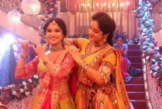  मंगल लक्ष्मी ने लोगो के बीच बनाई अपनी खास जगह,दो बहनो की संघर्षो से भारी दुनिया