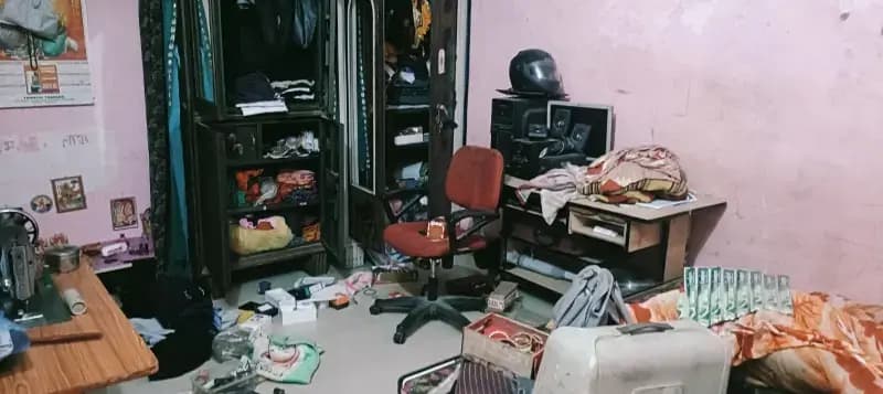 कानून  की पकड़  से दूर निकल चु​के शातिर चोर, लोगो में भारी आक्रोश,सैरपुर क्षेत्र की घटना
