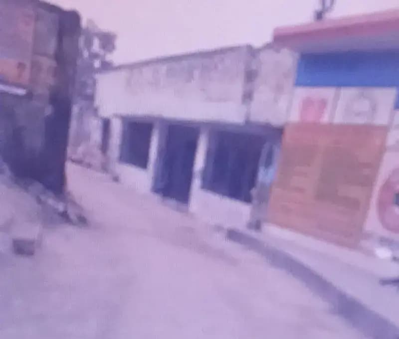 लखनऊ के मलिहाबाद क्षेत्र में  प्राइवेट स्कूलों की मनमानी,डीएम के आदेश का उल्लंघन