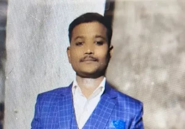 लखनऊ के आशियाना  इला​के में नाले में पडा मिला युवक का शव

