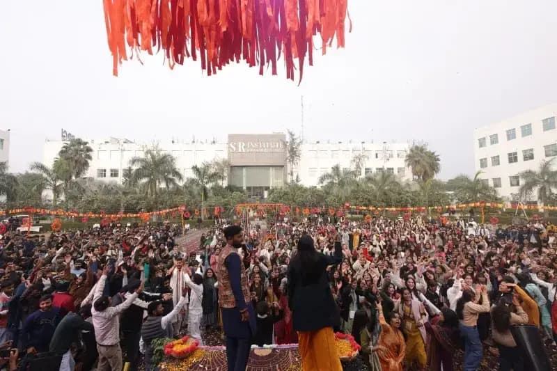 जय श्रीराम के जयकारों और कान्हा की मुरली की धुन में डूबा एसआर ग्रुप ऑफ इंस्टिट्यूशन