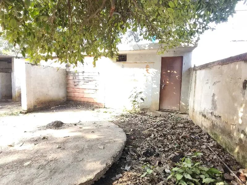 लखनऊ की बख्शी का तालाब तहसील परिसर में आधी आबादी की शौचालय व्यवस्था बदतर