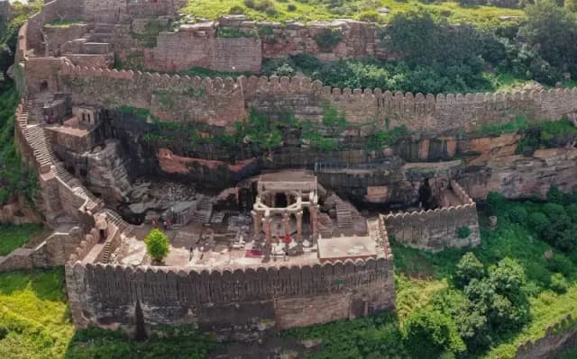 कालिंजर महोत्सव-2026 बनेगा विरासत, पर्यटन और जनभागीदारी का विराट उत्सव- जयवीर सिंह