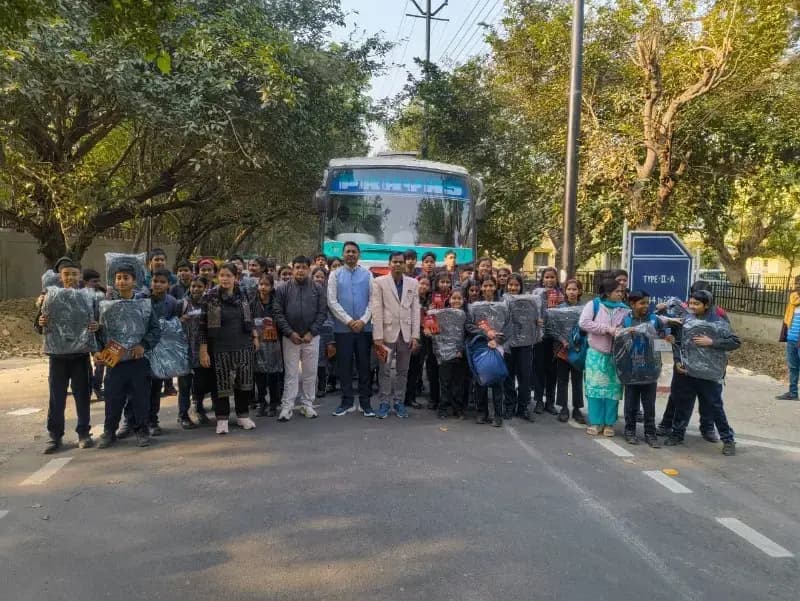 युवा पर्यटन अंतर्गत शहीद चंद्रशेखर आजाद पक्षी विहार, नवाबगंज का कराया गया शैक्षणिक भ्रमण