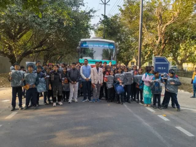 युवा पर्यटन अंतर्गत शहीद चंद्रशेखर आजाद पक्षी विहार, नवाबगंज का कराया गया शैक्षणिक भ्रमण