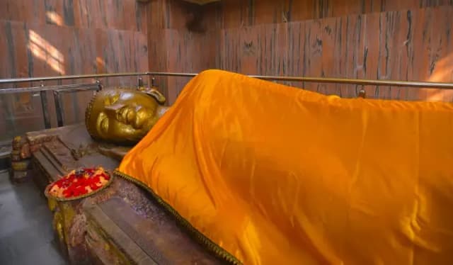 वैश्विक बौद्ध आस्था का केंद्र बना UP, करीब 82 लाख पर्यटक पहुंचे बुद्ध भूमि 