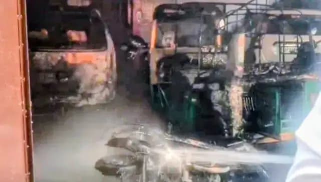 लखनऊ के लालबाग इलाके में केपी अपार्टमेंट में लगी भीषण आग