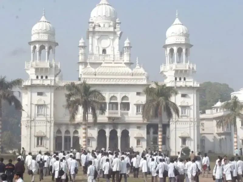  KGMU में महिला डॉक्टर से यौन शोषण ,डॉ रमीज और माता-पिता के खिलाफ चार्जशीट