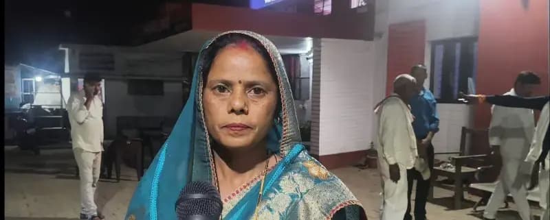  प्रधान राकेश यादव के घर पर हवाई फायरिंग,पत्नी कुसुम ने लगाई न्याय की गुहार
