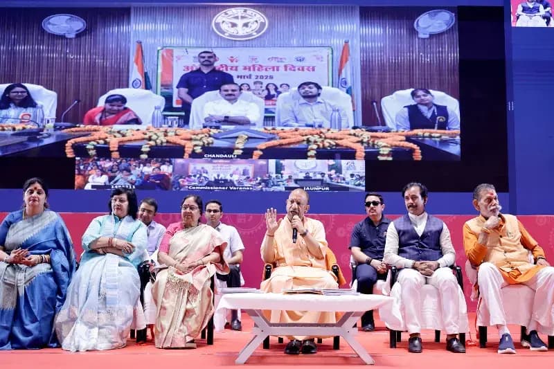 अंतरराष्ट्रीय महिला दिवस पर  आंगनबाड़ी कार्यकत्रियों को 38.49 करोड़ रुपये की सौगात