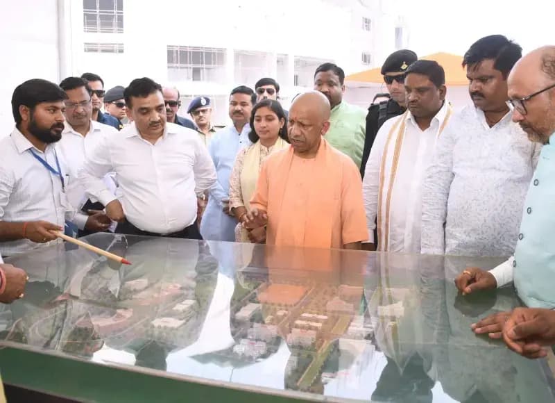 
 CM योगी ने बलरामपुर में मां पाटेश्वरी विश्वविद्यालय का किया स्थलीय निरीक्षण 