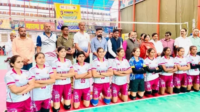 वॉलीबॉल लीग अस्मिता खेलों इंडिया वूमेंस की ट्रॉफी पर यूपी पुलिस ने जमाया कब्ज़ा

