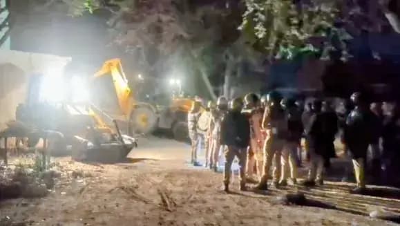 लखनऊ के BKT क्षेत्र  में बनी अवैध मस्जिद को कोर्ट के आदेश पर किया गया ध्वस्त 