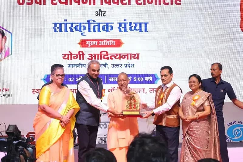 समाज को जोड़ने और भारत की आस्था को सम्मान देने का माध्यम बना था आकाशवाणी