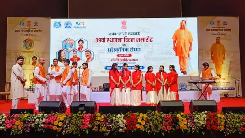 CM योगी ने पद्म पुरस्कार से सम्मानित वरिष्ठ लोक सेवा प्रसारकों को किया सम्मानित

