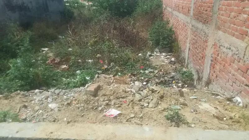 लखनऊ के फैजुल्लागंज इलाके में एक-दो दिन छोड़कर गाड़ी आने की समस्या गंभीर