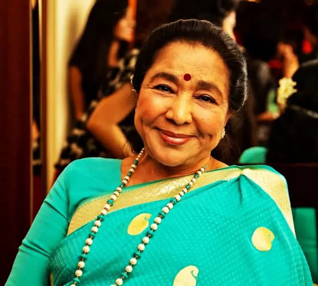 मशहूर गायिका आशा भोसले ने मुंबई के अस्पताल में ली आखिरी सांस