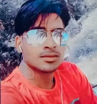 अज्ञात वाहन की टक्कर से मजदूर की मौत,साथी घायल, उजड़ गया परिवार