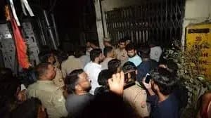 लखनऊ में भीषण गर्मी के बीच लगातार बिजली कटौती जारी,जनता परेशान