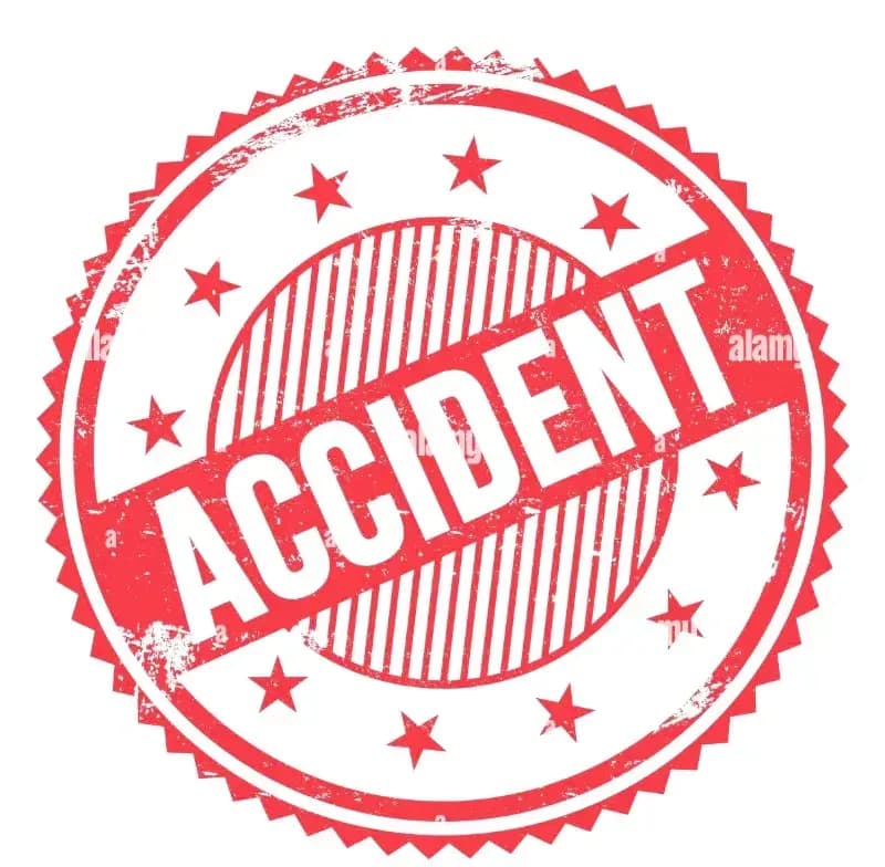  अनियंत्रित होकर पेड़ से टकराया ऑटो, चार की हालत नाजुक, ट्रामा सेंटर रेफर
