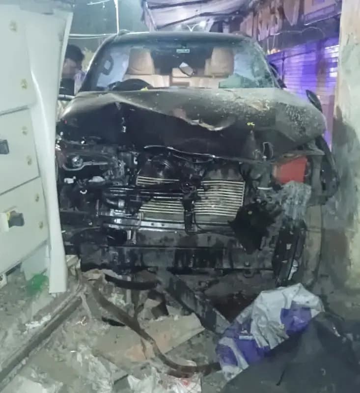 सत्ता की हनक या तेज रफ्तार? वीआईपी पास वाली फॉर्च्यूनर ने ली मासूम की जान, दो घायल