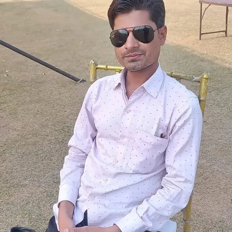 मेट्रो में तड़पता रहा विवेक,नहीं मिला इलाज; बहनोई ने मेट्रो कर्मियों को ठहराया जिम्मेदार