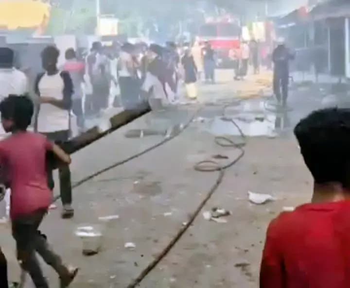  हंकार का अंत : बंगाल में जागा जनता का स्वाभिमान, फूँक दिया गया TMC कार्यालय 