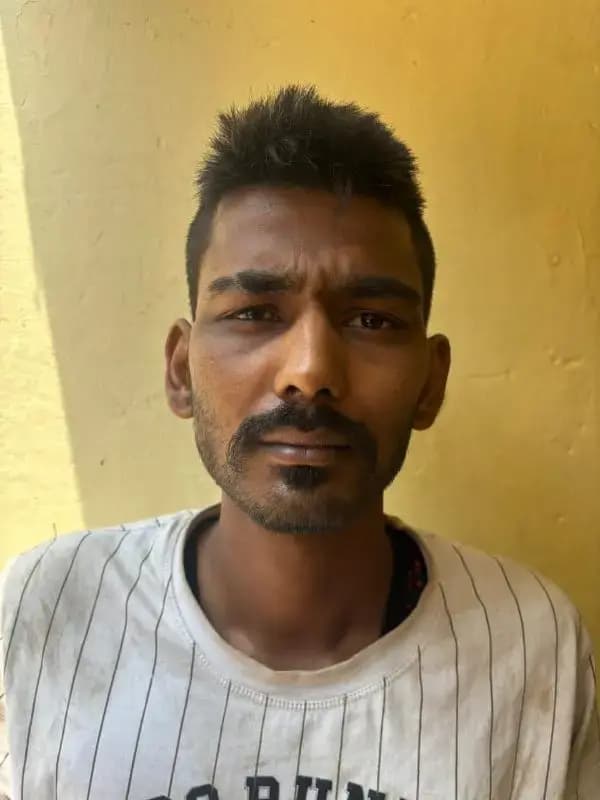 वृद्ध महिला से चेन लूटने वाला लुटेरा चढ़ा पुलिस के हत्थे, सोने की चेन बरामद