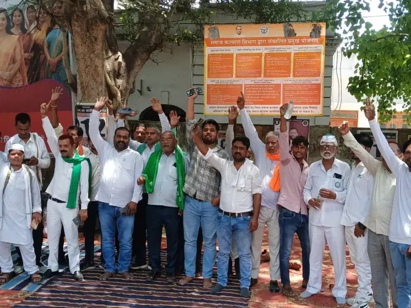  प्रशासनिक आश्वासन के बाद मलिहाबाद तहसील में भारतीय किसान मजदूर यूनियन का धरना स्थगित