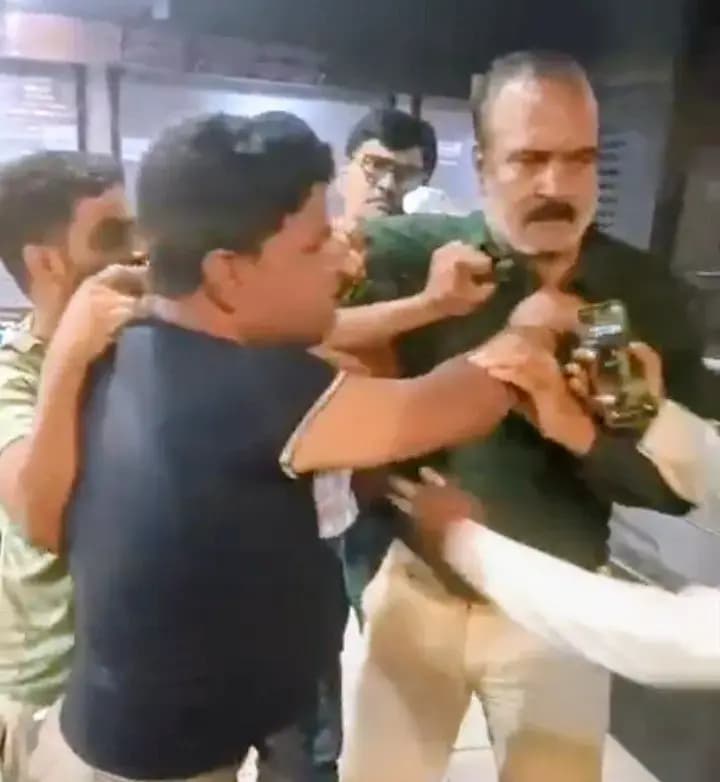 खाकी की शह पर गुंडागर्दी: मटन शॉप पर खाना देने में देरी पर दुकानदार को बेरहमी से पीटा 