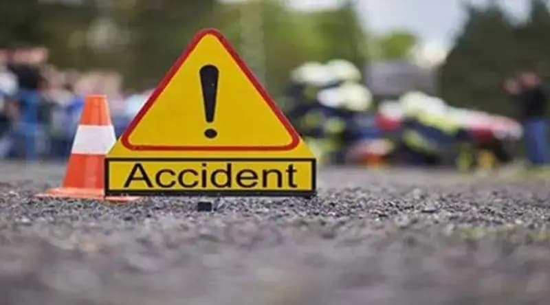 तेज रफ्तार पिकअप की टक्कर से ट्रक चालक की दर्दनाक मौत, परिवार में कोहराम