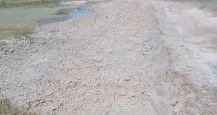 बीकेटी में प्रशासन और पुलिस के संरक्षण में अवैध खनन, दो रातों से गरज रही जेसीबी मशीनें