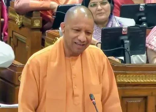 फील्ड पर उतरें अधिकारी, किसी श्रद्धालु को न सहनी पड़े असुविधा - मुख्यमंत्री योगी आदित्यनाथ