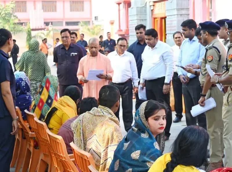 लाइन लगाने की जरूरत नहीं, घर पहुंचेगा गैस सिलेंडर - सीएम योगी